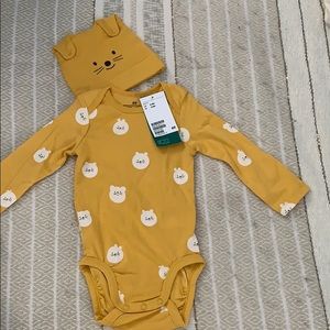 Organic cotton onesie and matching hat. NWT